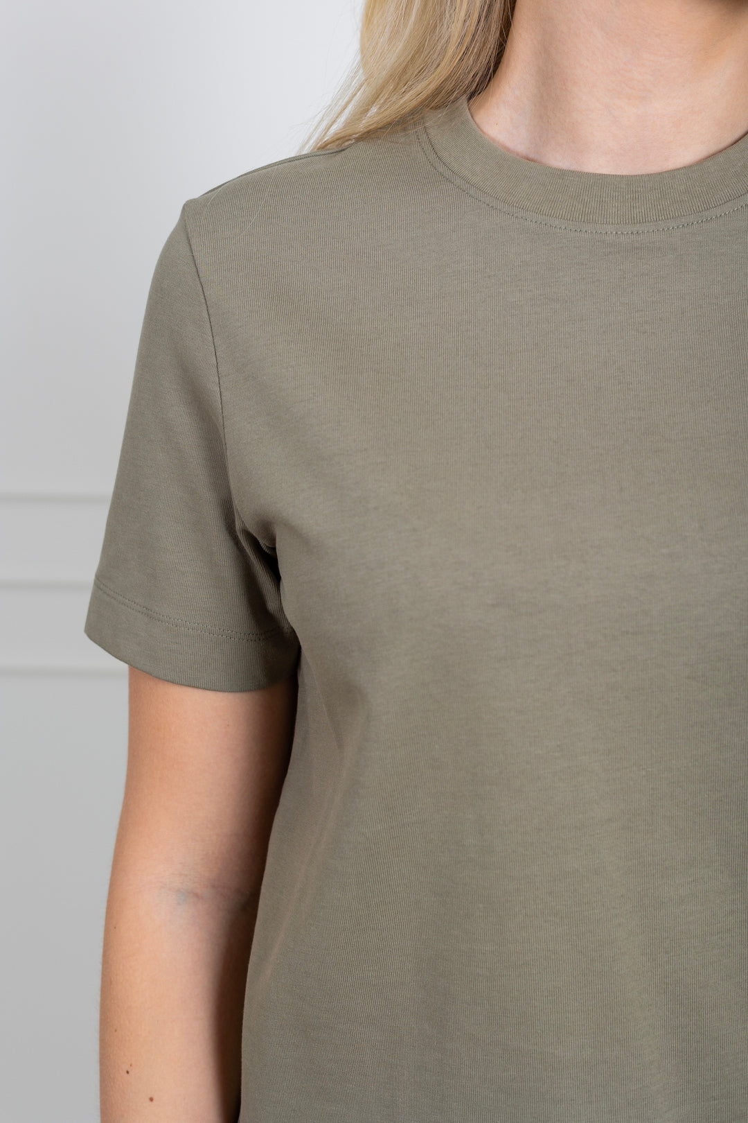 Essential Ss Boxy Tee Vetiver