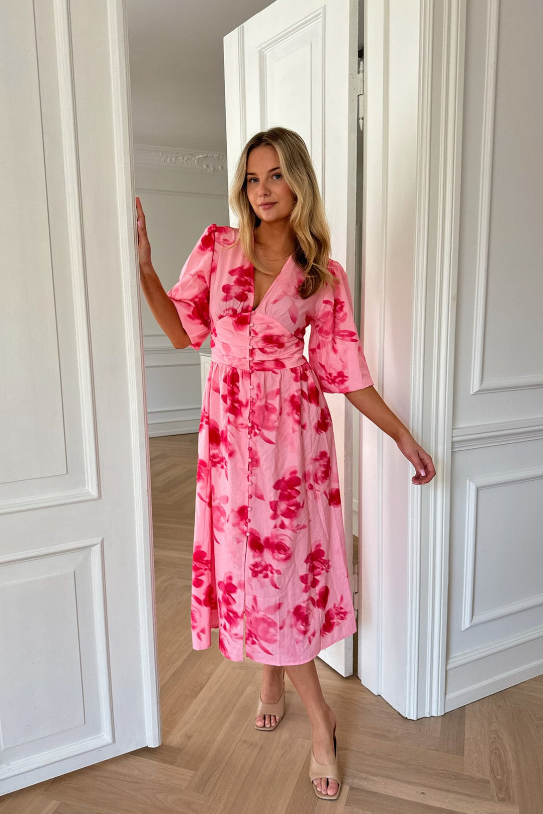 Adelic Long Dress Abstract Pink Flower Print | Kjoler | Smuk - Dameklær på nett