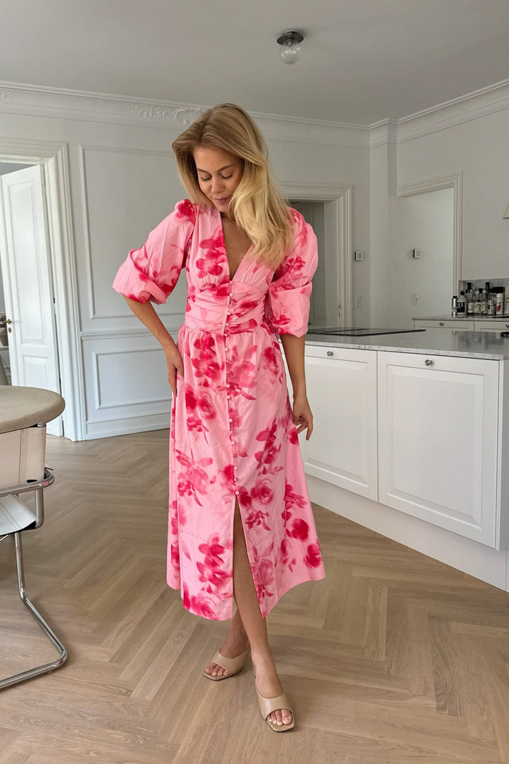 Adelic Long Dress Abstract Pink Flower Print | Kjoler | Smuk - Dameklær på nett