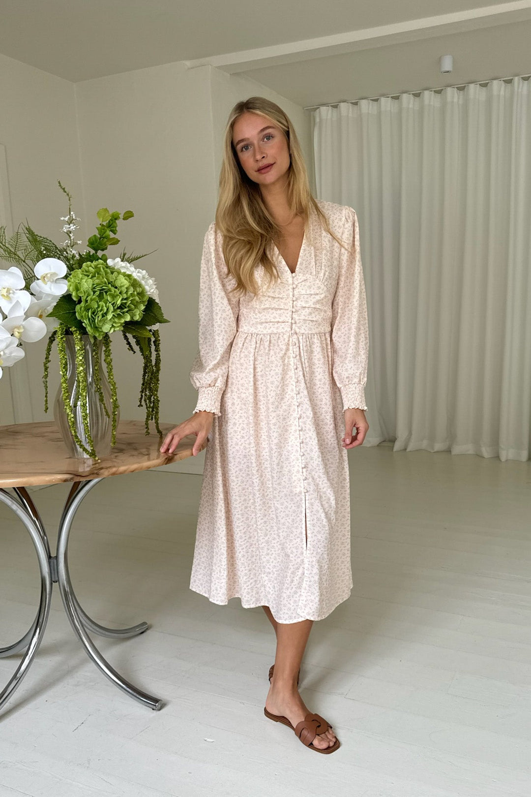 Adelic Long Dress Peach Flower Stem Print | Kjoler | Smuk - Dameklær på nett