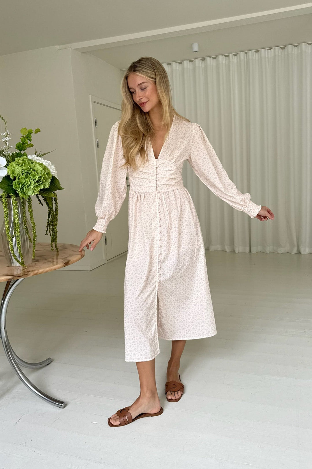 Adelic Long Dress Peach Flower Stem Print | Kjoler | Smuk - Dameklær på nett