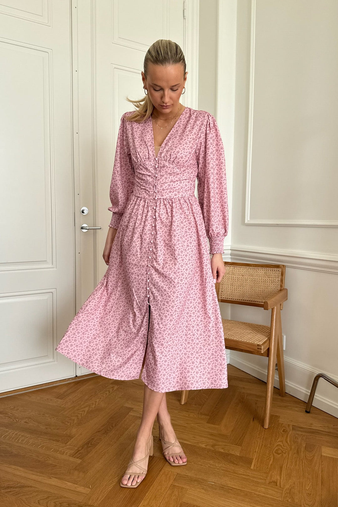 Adelic Long Dress Pink Flower Stem Print | Kjoler | Smuk - Dameklær på nett
