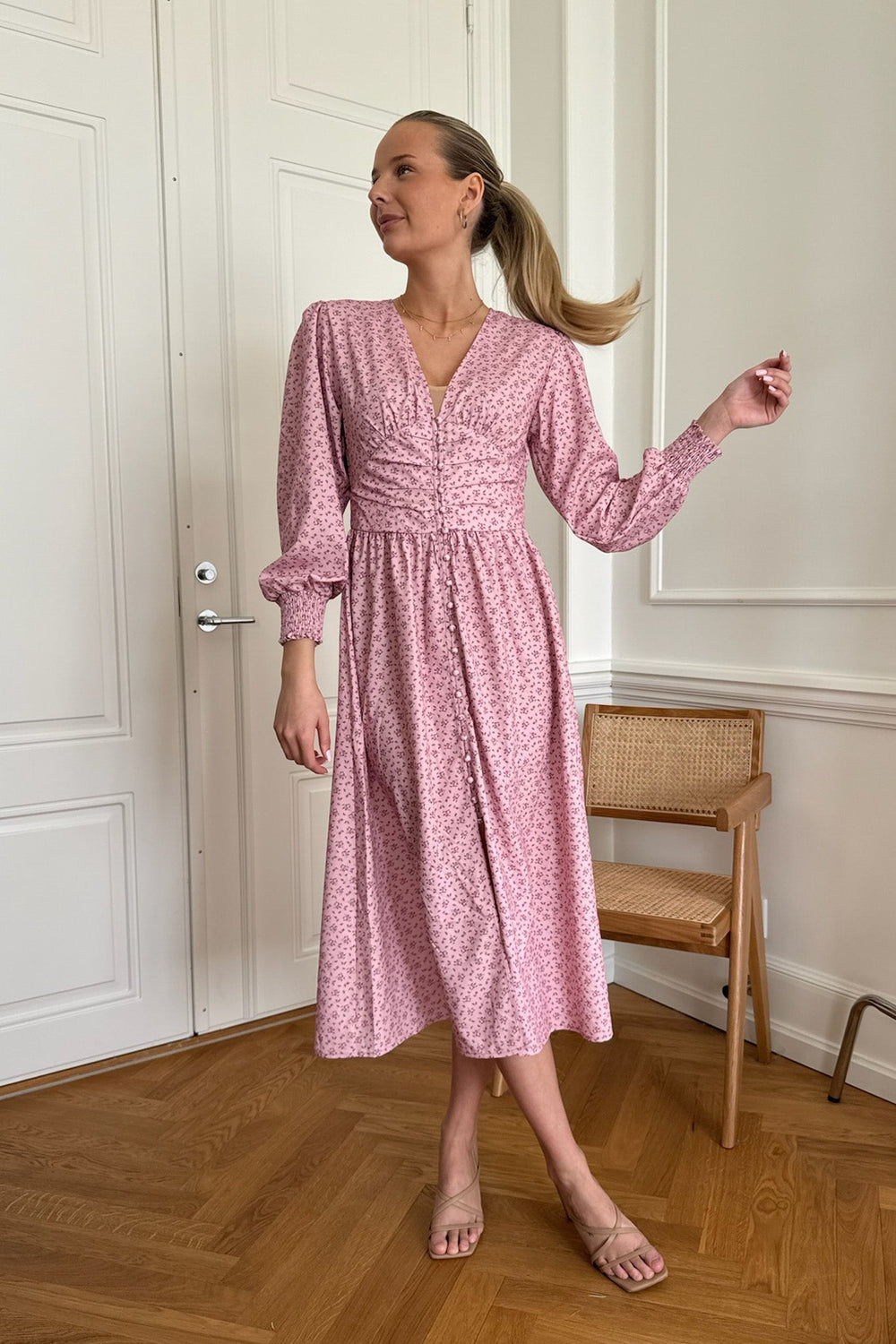 Adelic Long Dress Pink Flower Stem Print | Kjoler | Smuk - Dameklær på nett