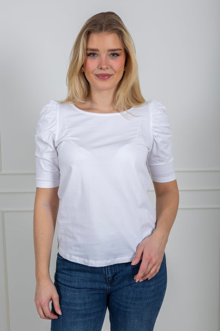 Adrienne T-Shirt White | Topper | Smuk - Dameklær på nett