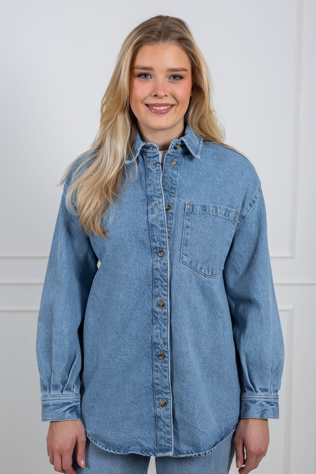 Alex Shirt Light Blue | Skjorter og bluser | Smuk - Dameklær på nett