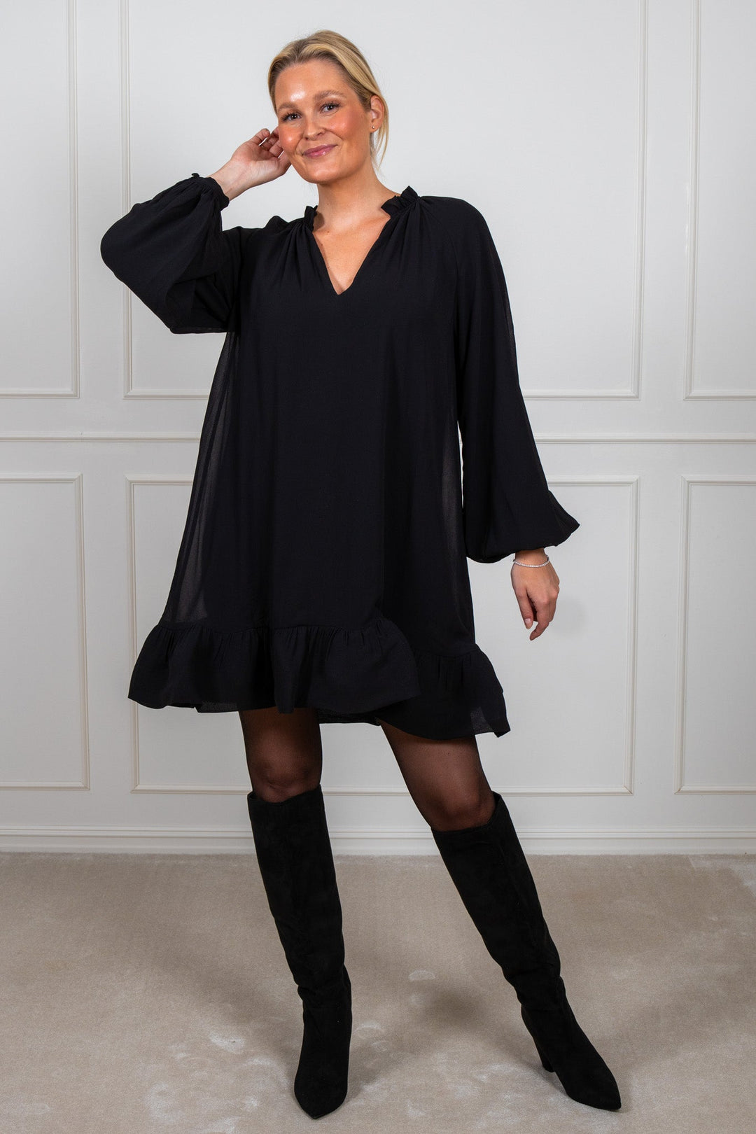 Alva Frill Detailed Mini Dress Black | Kjoler | Smuk - Dameklær på nett