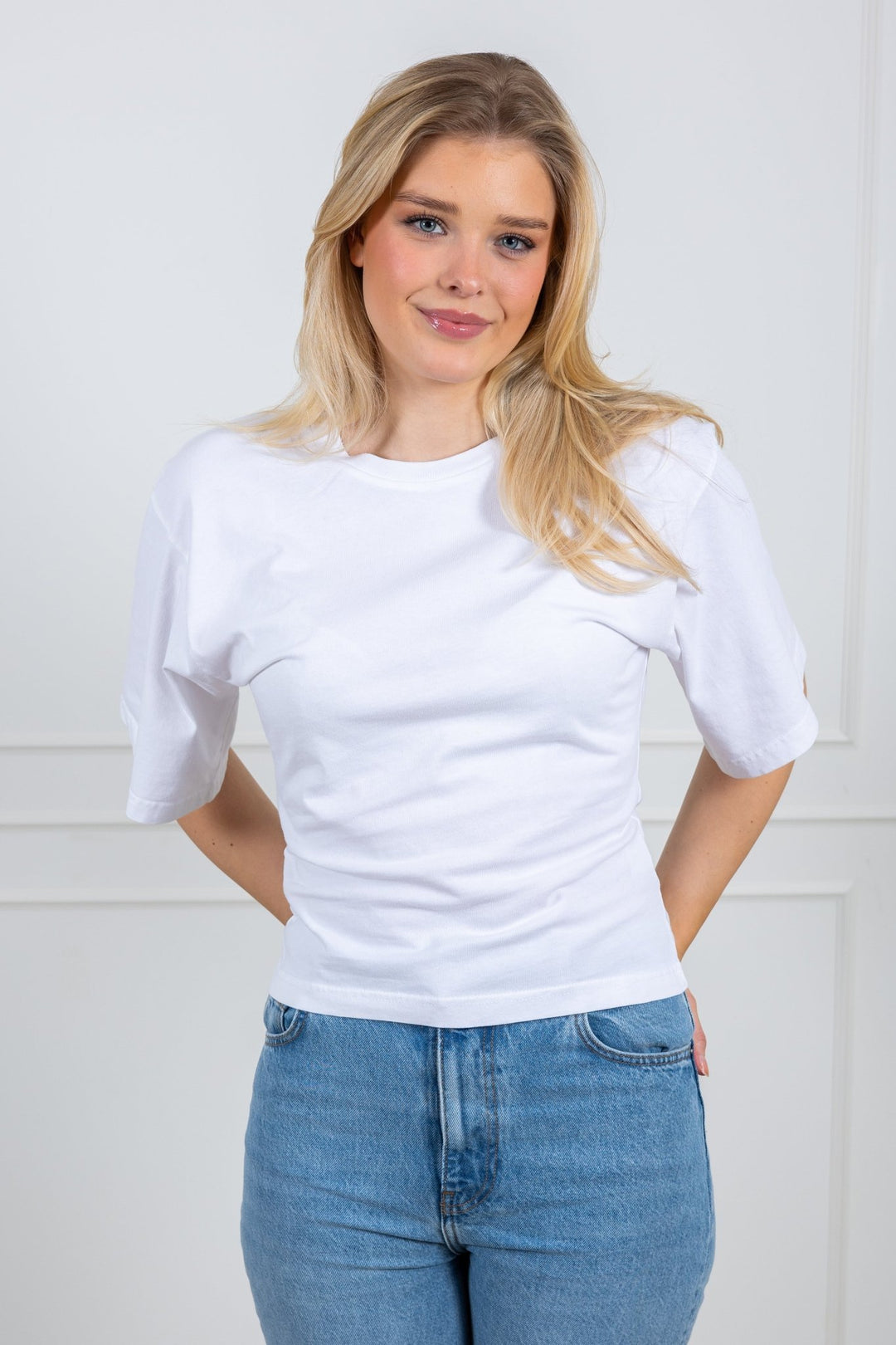 Asha Boxy Tee White | Topper | Smuk - Dameklær på nett