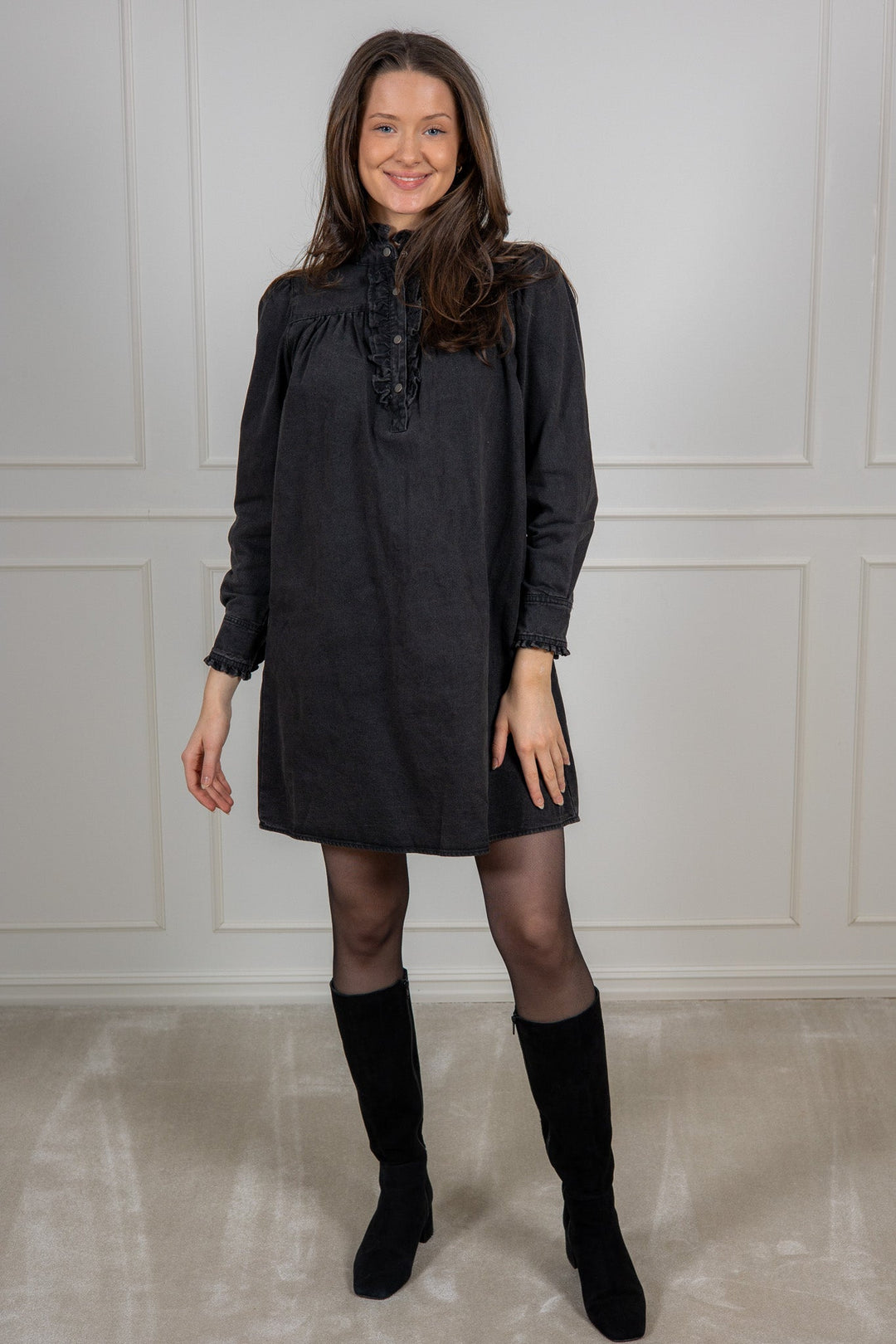 Ava Denim Dress Black | Kjoler | Smuk - Dameklær på nett