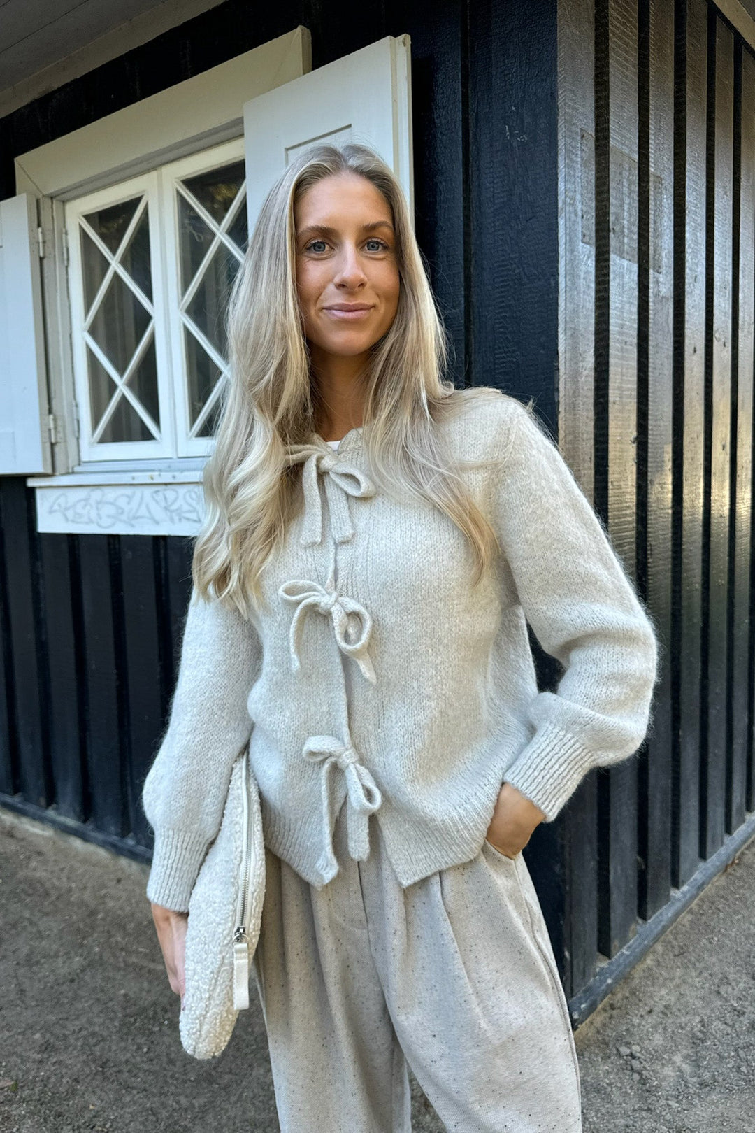 Baileyic Bow Cardigan Beige | Genser | Smuk - Dameklær på nett