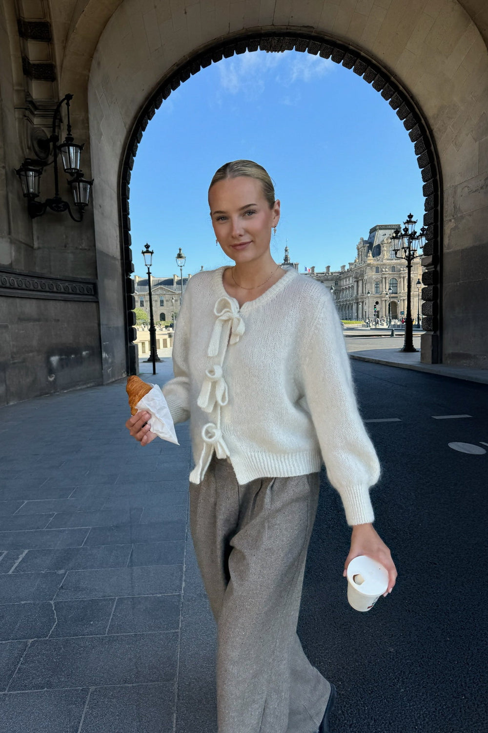 Baileyic Bow Cardigan White | Genser | Smuk - Dameklær på nett