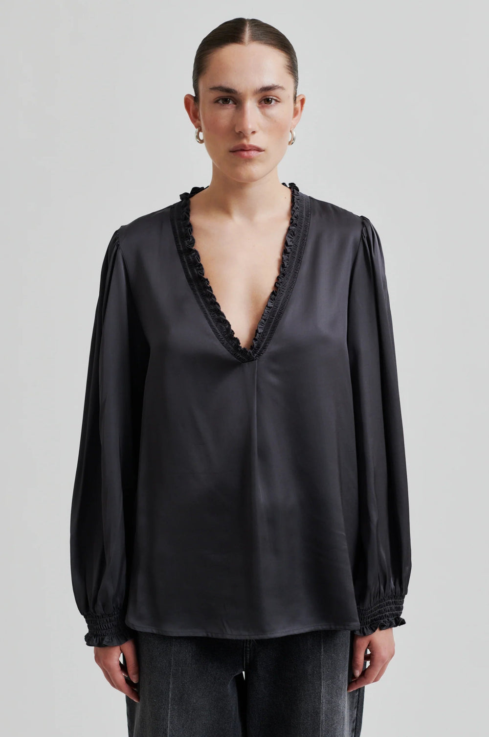 Bardi V - Neck Blouse Volcanic Ash | Skjorter og bluser | Smuk - Dameklær på nett