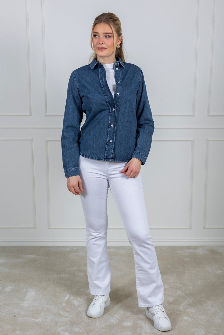 Bea Noa Ls Fitted Denim Shirt Medium Blue Denim | Skjorter og bluser | Smuk - Dameklær på nett