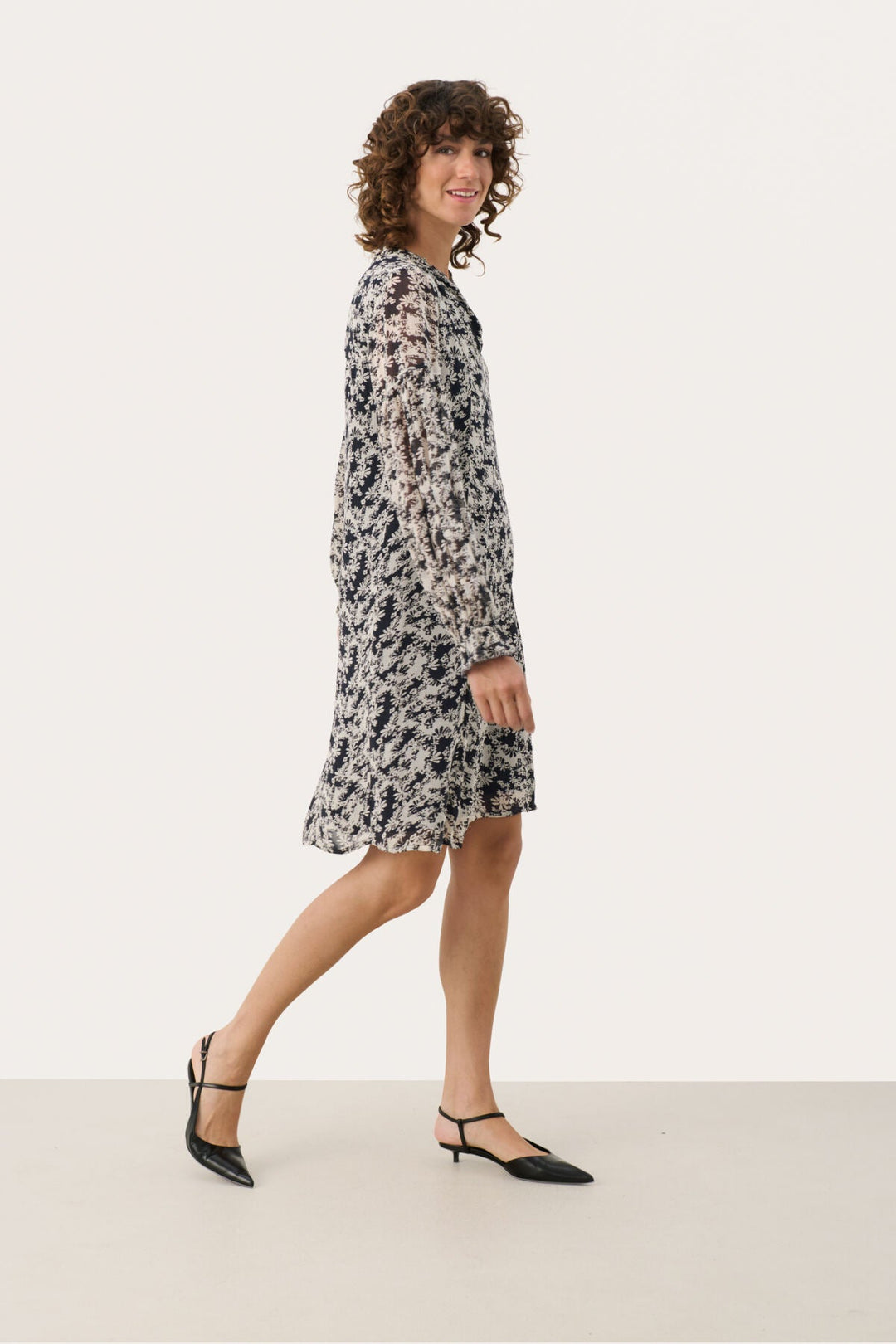 Botellapw Dress Dark Navy Contrast Flower | Kjoler | Smuk - Dameklær på nett