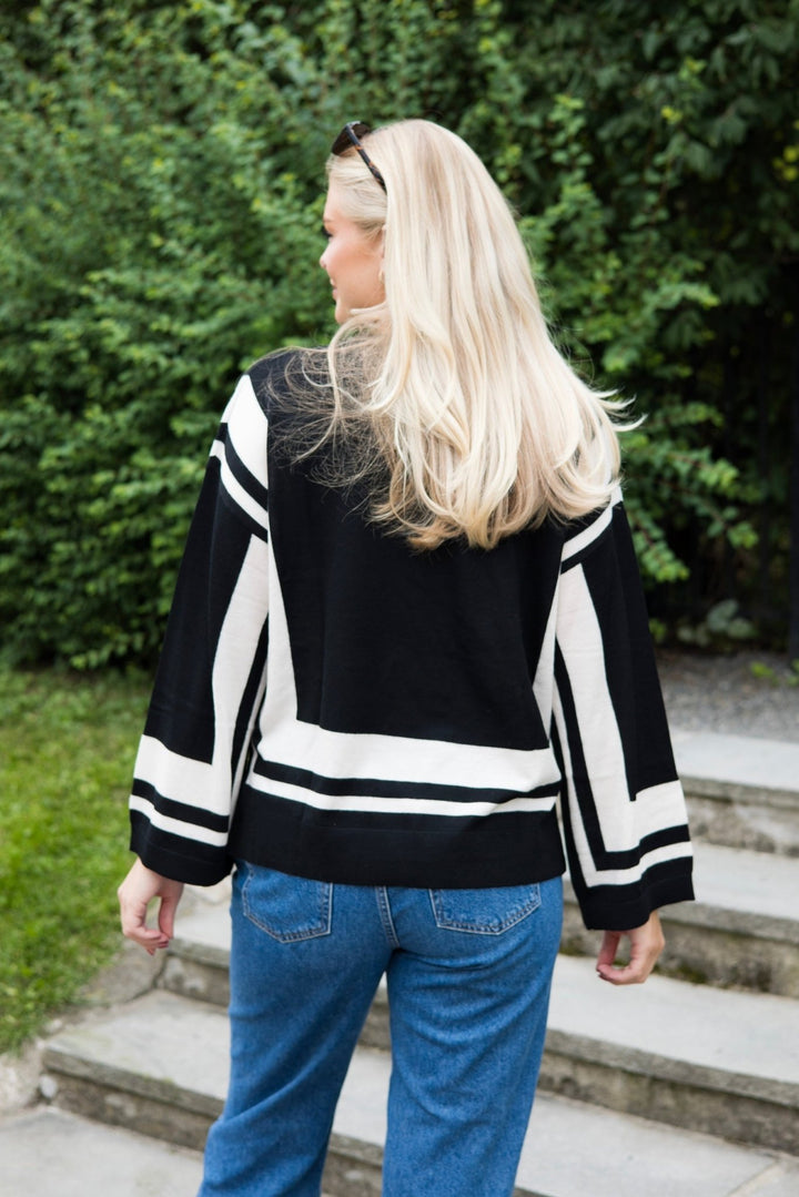 Brooklyn Pullover Black | Genser | Smuk - Dameklær på nett