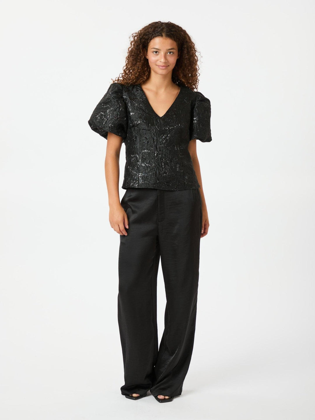 Camia Metallic Brocade Blouse Black | Skjorter og bluser | Smuk - Dameklær på nett