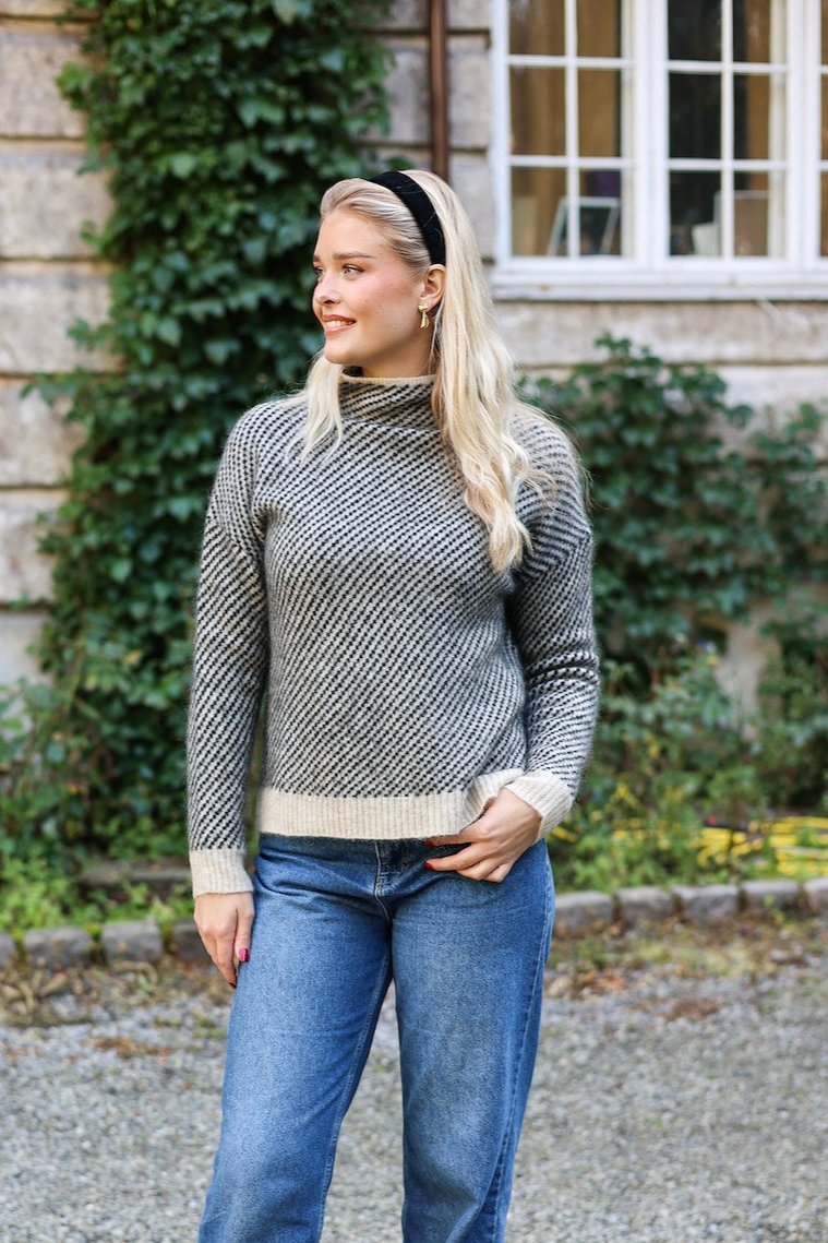 Capella Knit T - Neck Brazilian Sand | Genser | Smuk - Dameklær på nett