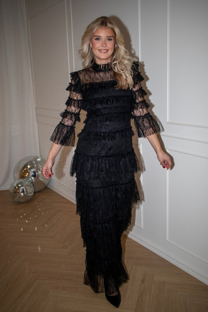 Carmine Long Sleeve Lace Maxi Dress Black | Kjoler | Smuk - Dameklær på nett