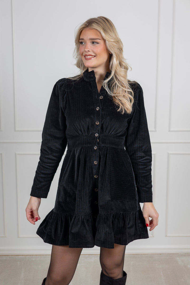 Corduroy Mini Dress Black | Kjoler | Smuk - Dameklær på nett