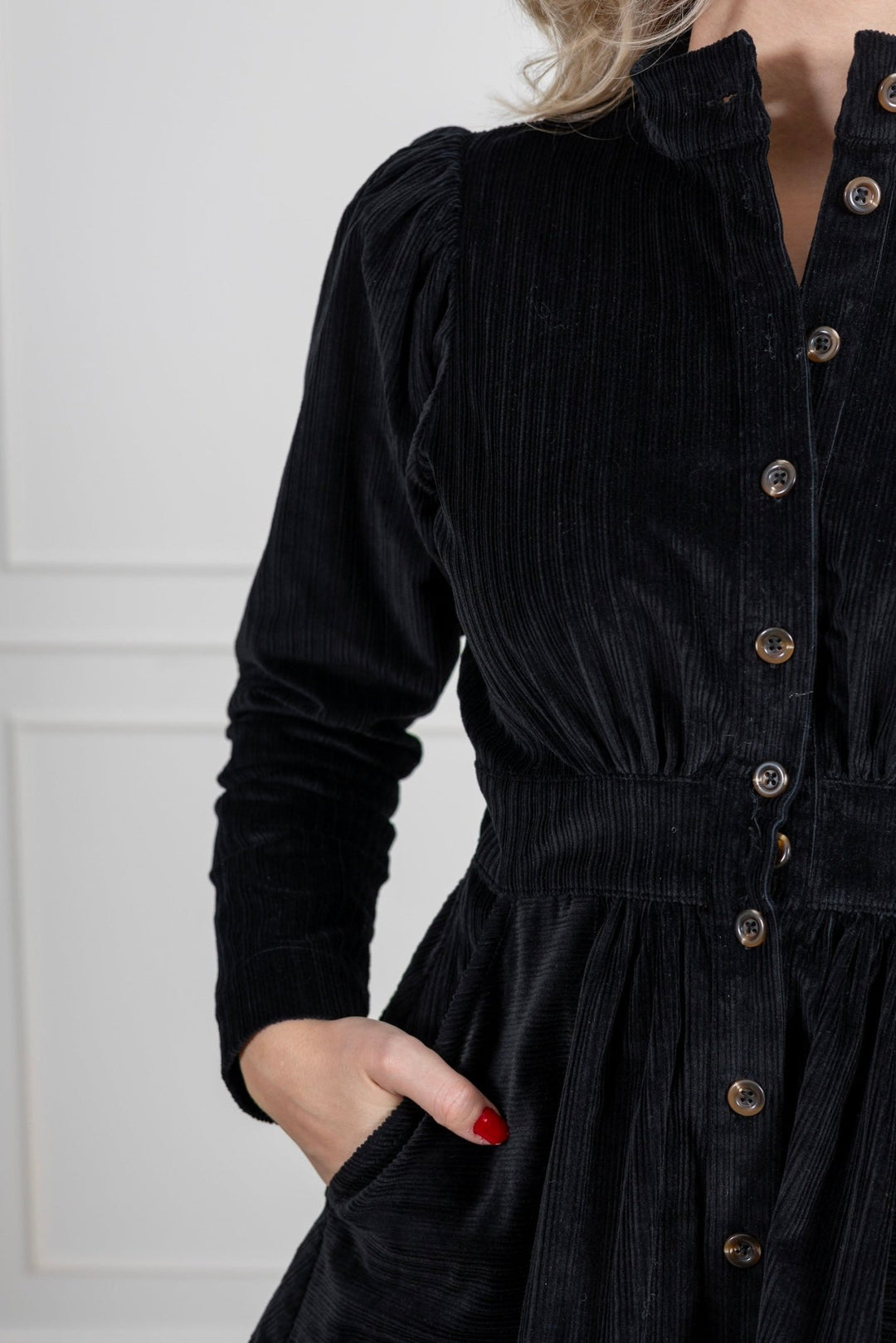 Corduroy Mini Dress Black | Kjoler | Smuk - Dameklær på nett