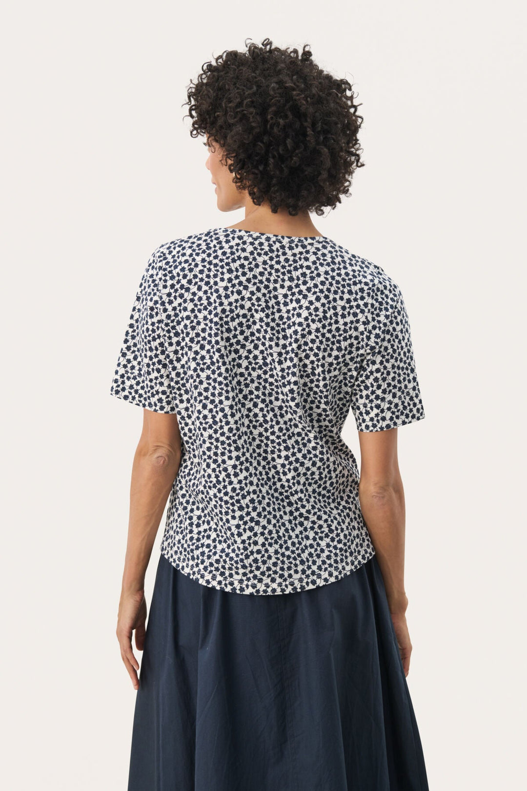 Curliapw T-Shirt Navy Mini Grid Flower | Topper | Smuk - Dameklær på nett