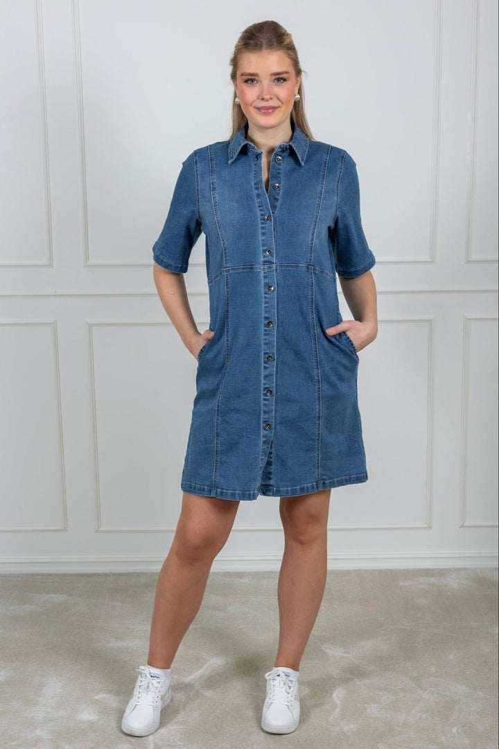 Daisymariia Dress Light Blue Denim | Kjoler | Smuk - Dameklær på nett