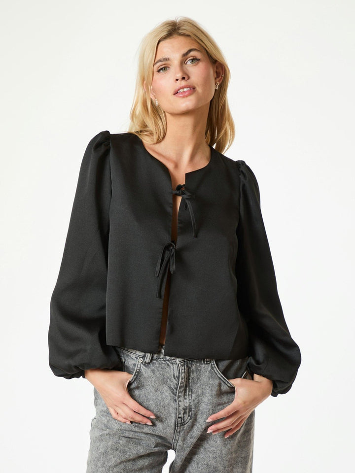 Daliska Dull Satin Blouse Black | Skjorter og bluser | Smuk - Dameklær på nett