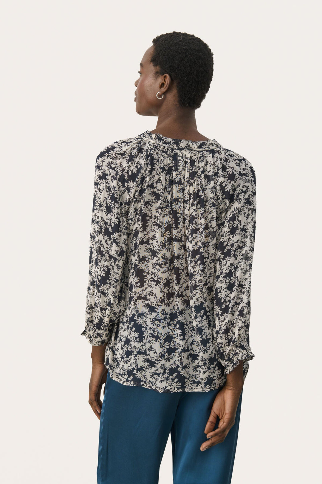 Elsiapw Blouse Dark Navy Contrast Flower | Skjorter og bluser | Smuk - Dameklær på nett