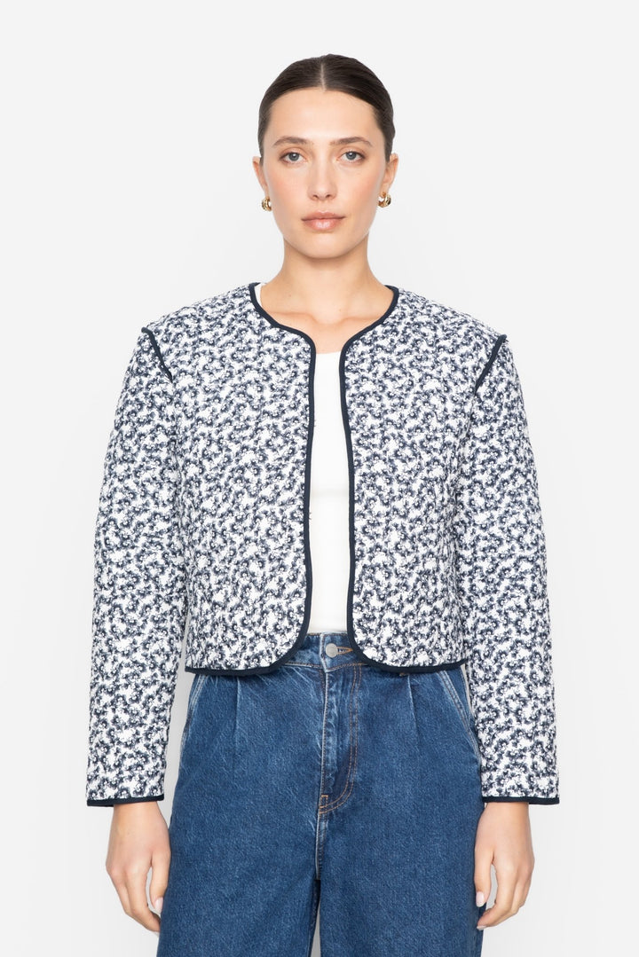 Elvera Jacket Navy Rosehip Print | Yttertøy | Smuk - Dameklær på nett