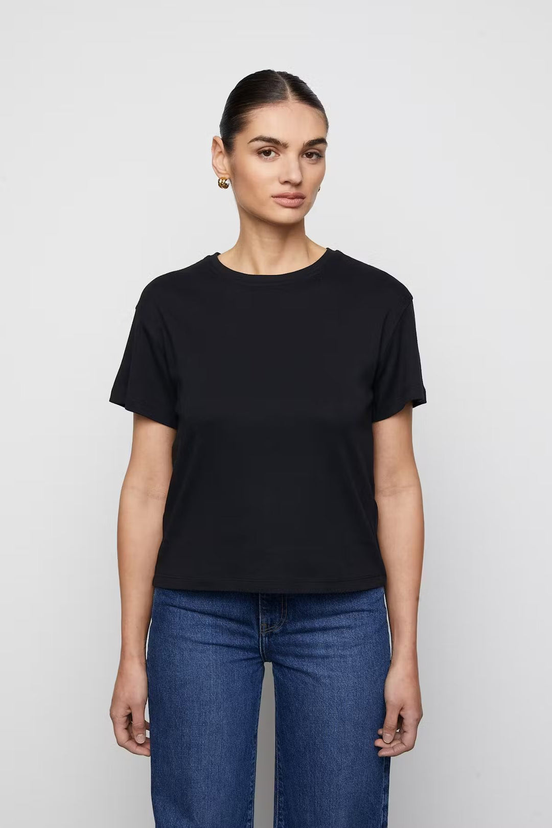 Ember Tee Black | Topper | Smuk - Dameklær på nett