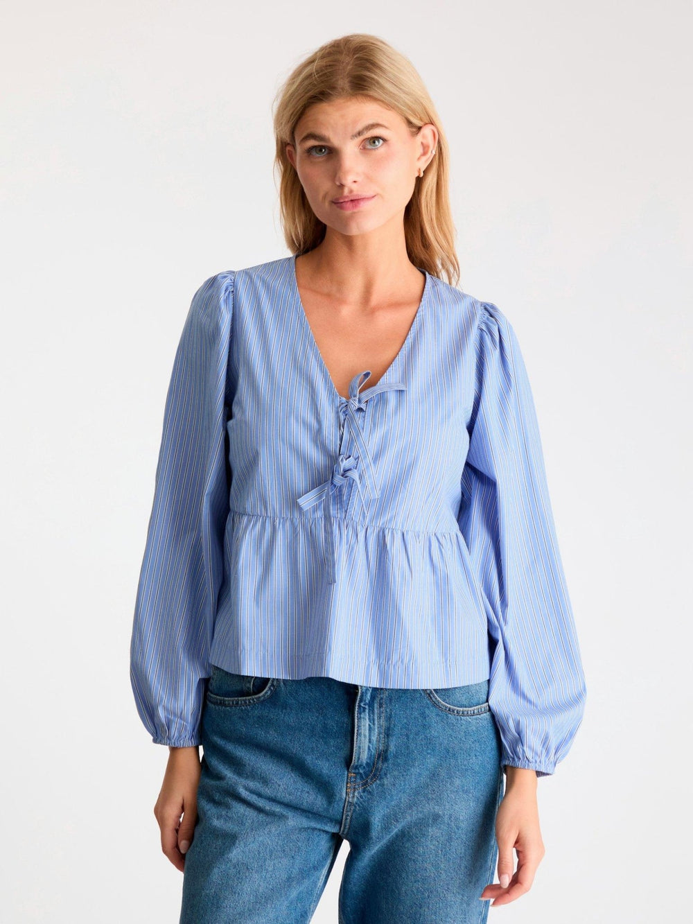 Esmée Stripe Blouse Blue | Skjorter og bluser | Smuk - Dameklær på nett