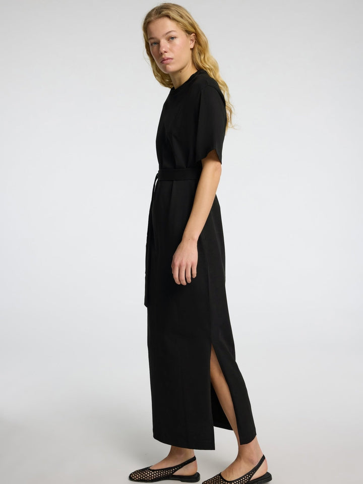 Essential Ss Pocket Ankle Dress Black | Kjoler | Smuk - Dameklær på nett