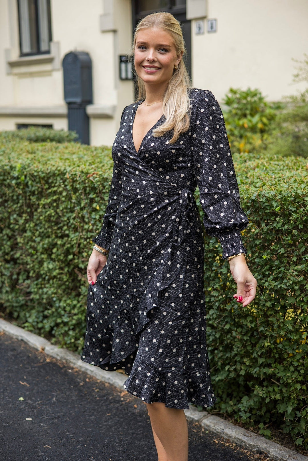 Eva Retro Dot Dress Black | Kjoler | Smuk - Dameklær på nett