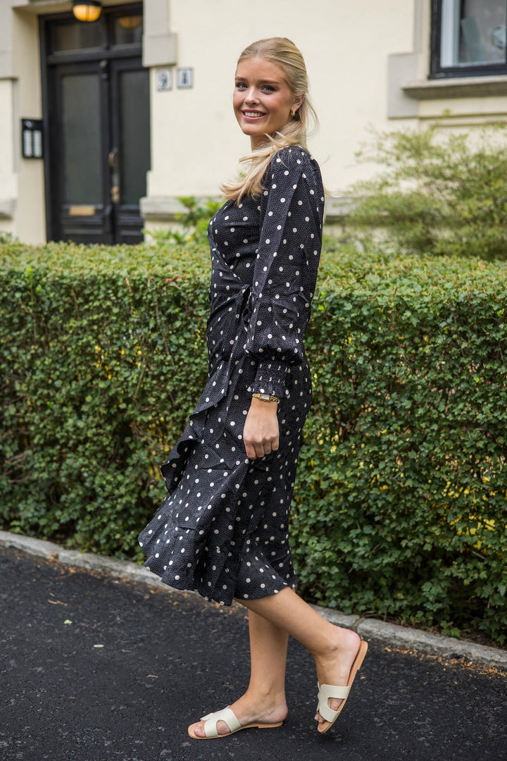 Eva Retro Dot Dress Black | Kjoler | Smuk - Dameklær på nett