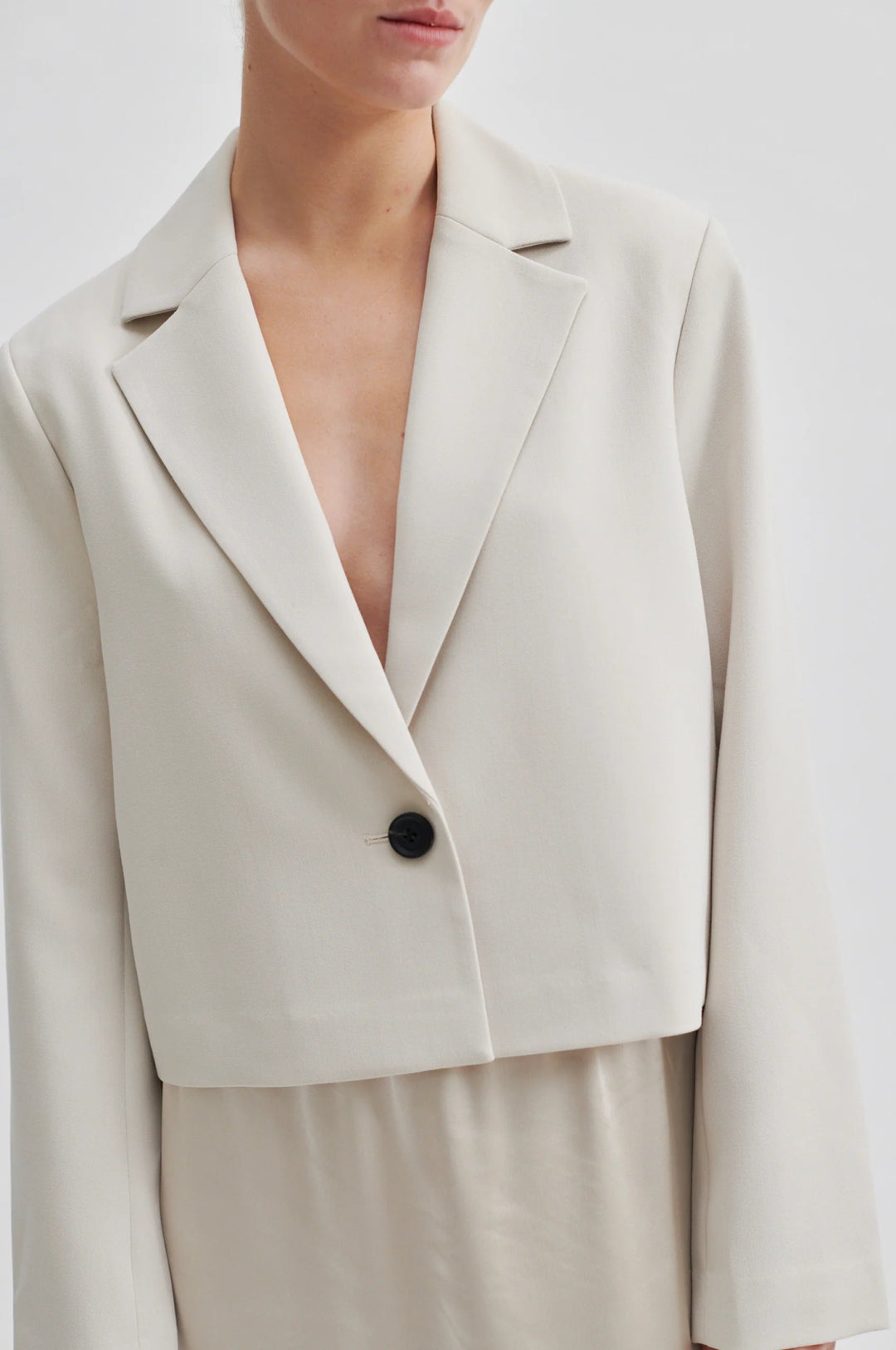 Evie Cropped Blazer Pumice Stone | Blazer | Smuk - Dameklær på nett