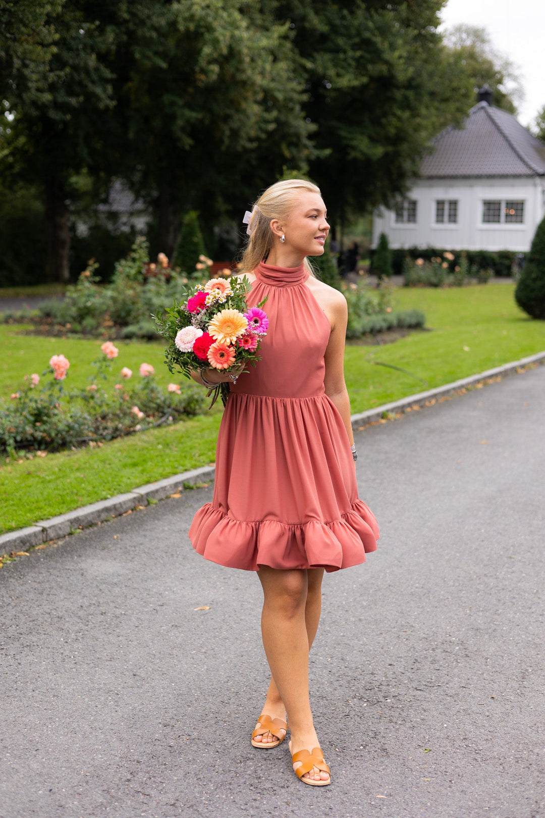 Fern Halterneck Ruffled Mini Dress Terracotta | Kjoler | Smuk - Dameklær på nett