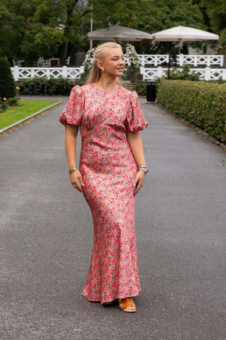 Freja Pouf Sleeve Maxi Dress Pink Ditsy | Kjoler | Smuk - Dameklær på nett