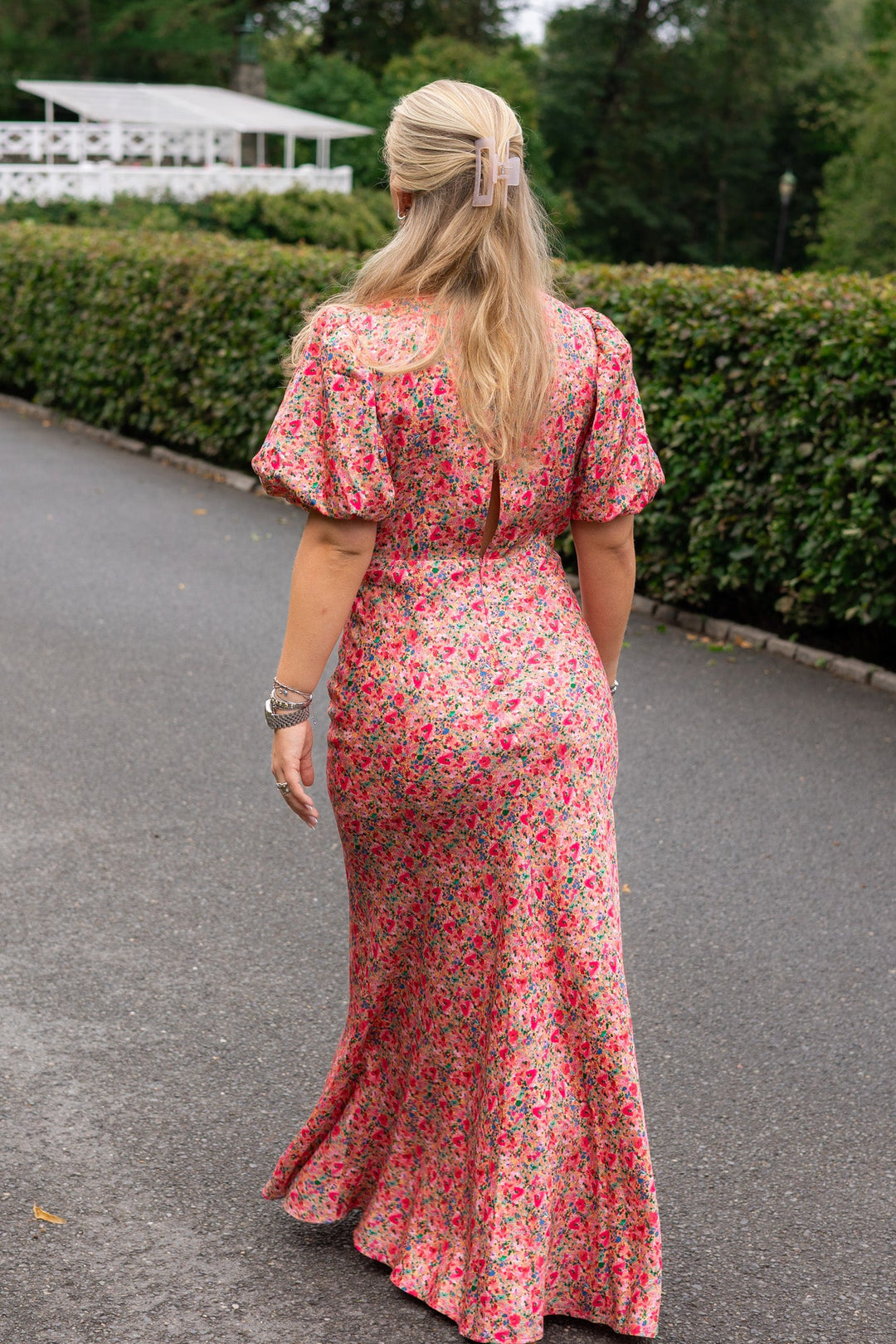 Freja Pouf Sleeve Maxi Dress Pink Ditsy | Kjoler | Smuk - Dameklær på nett