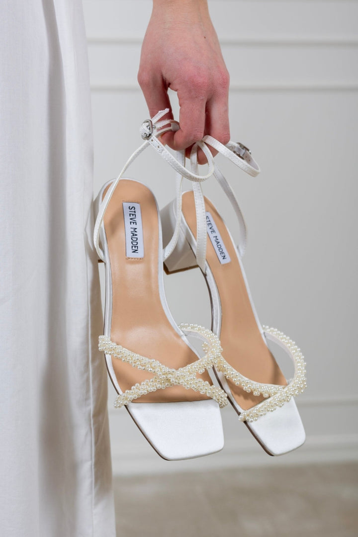 Gabby - P Sandal Ivory Satin | Sko | Smuk - Dameklær på nett