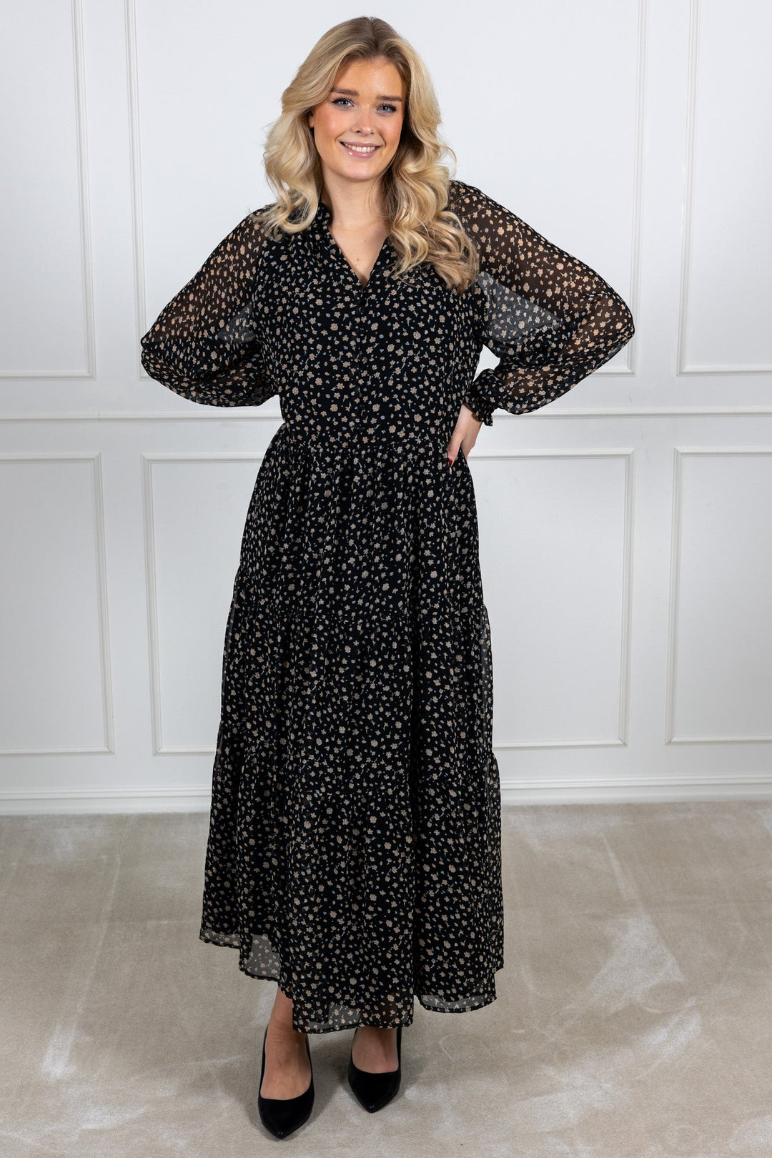 Hiko Secret Flower Dress Black | Kjoler | Smuk - Dameklær på nett