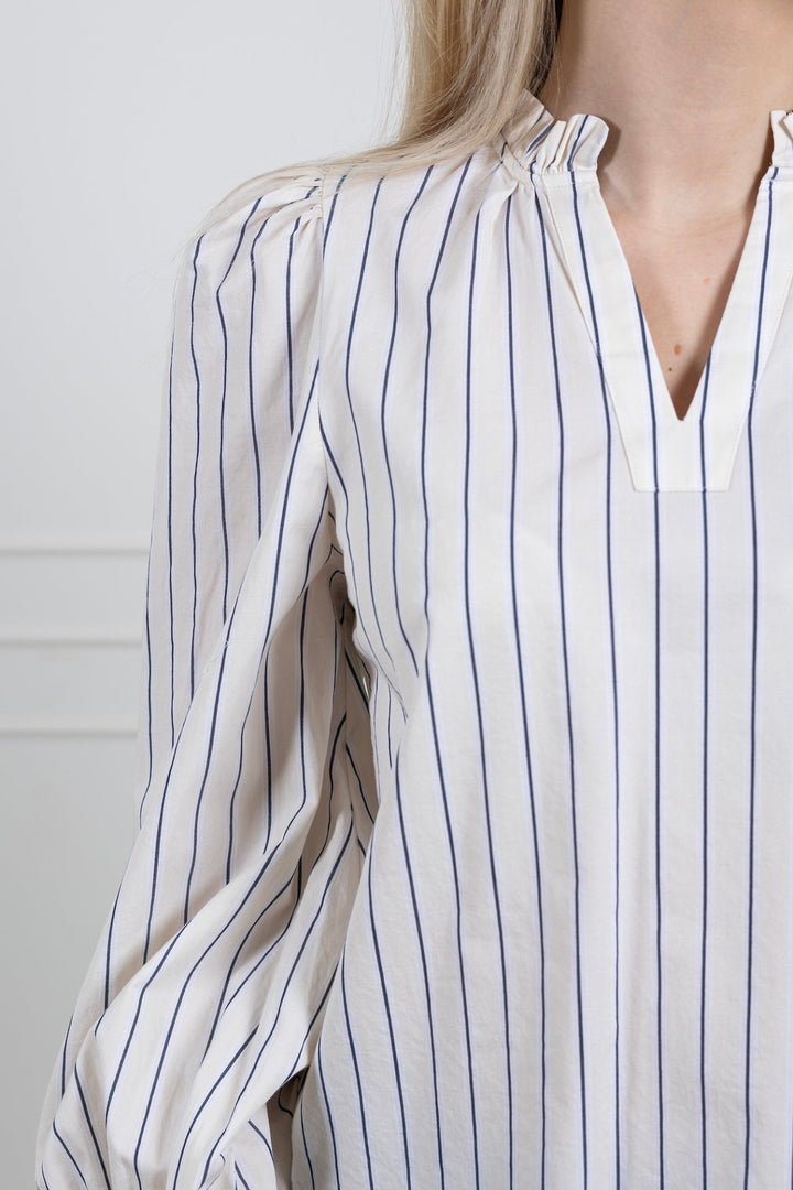 Infinity Blouse Cream Stripe | Skjorter og bluser | Smuk - Dameklær på nett