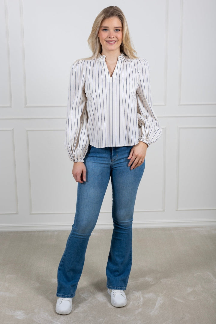 Infinity Blouse Cream Stripe | Skjorter og bluser | Smuk - Dameklær på nett