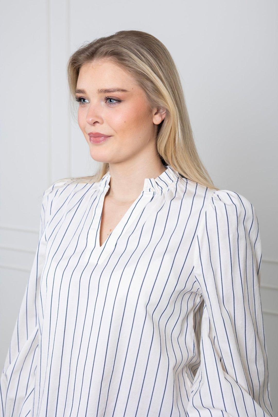 Infinity Blouse Cream Stripe | Skjorter og bluser | Smuk - Dameklær på nett