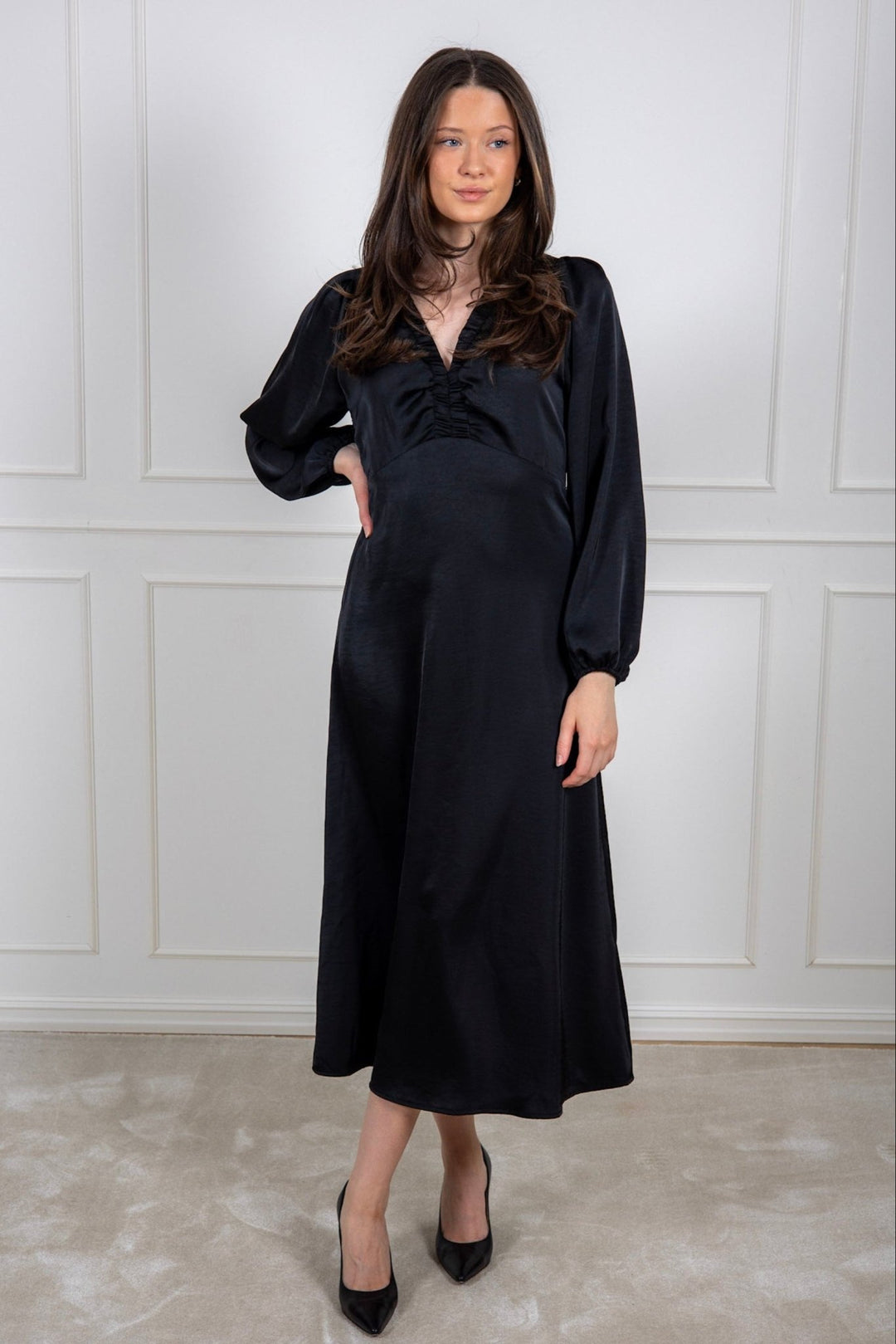 Isobel Heavy Sateen Dress Black | Kjoler | Smuk - Dameklær på nett