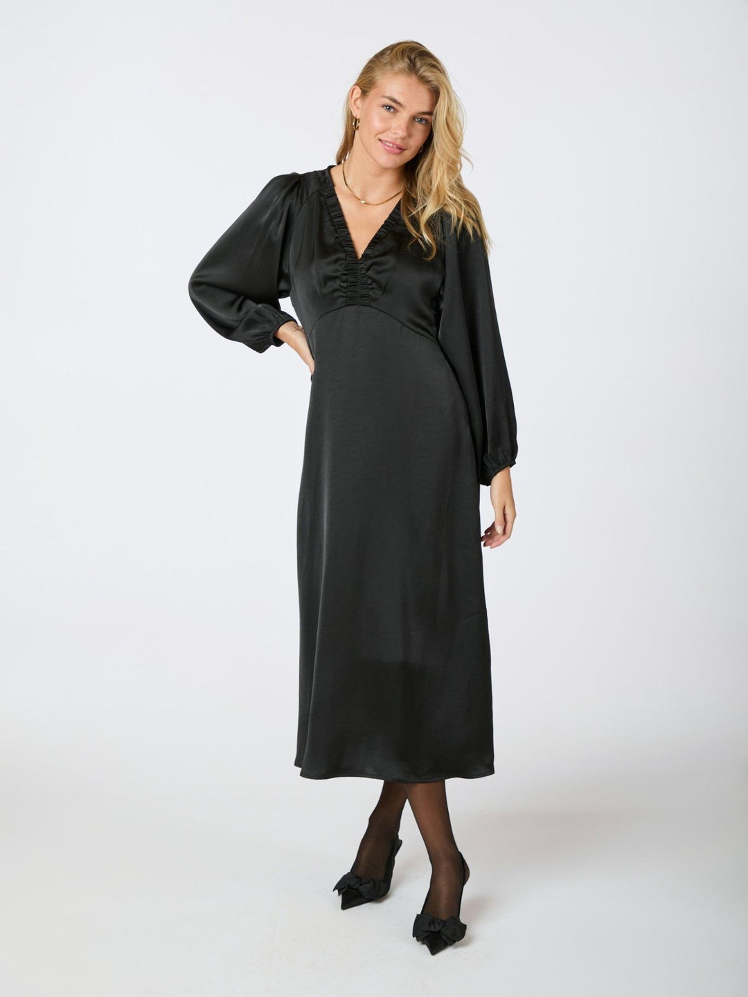 Isobel Heavy Sateen Dress Black | Kjoler | Smuk - Dameklær på nett