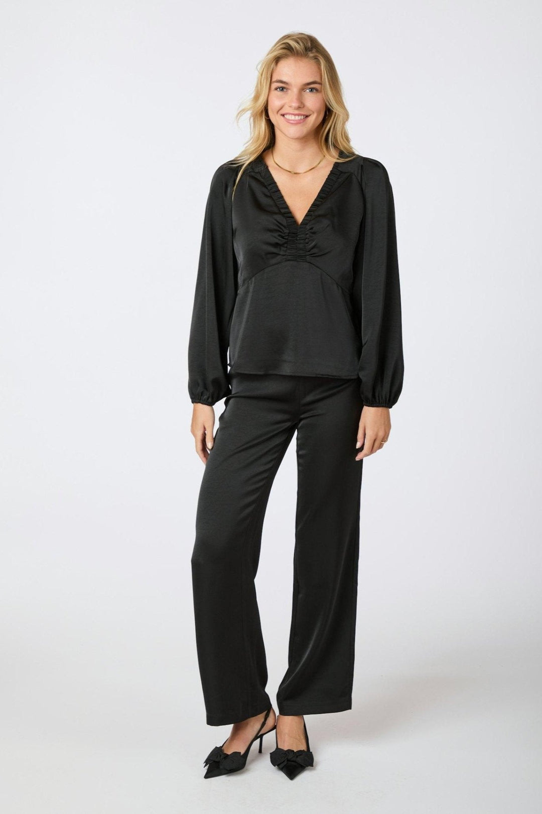 Istana Heavy Sateen Blouse Black | Skjorter og bluser | Smuk - Dameklær på nett