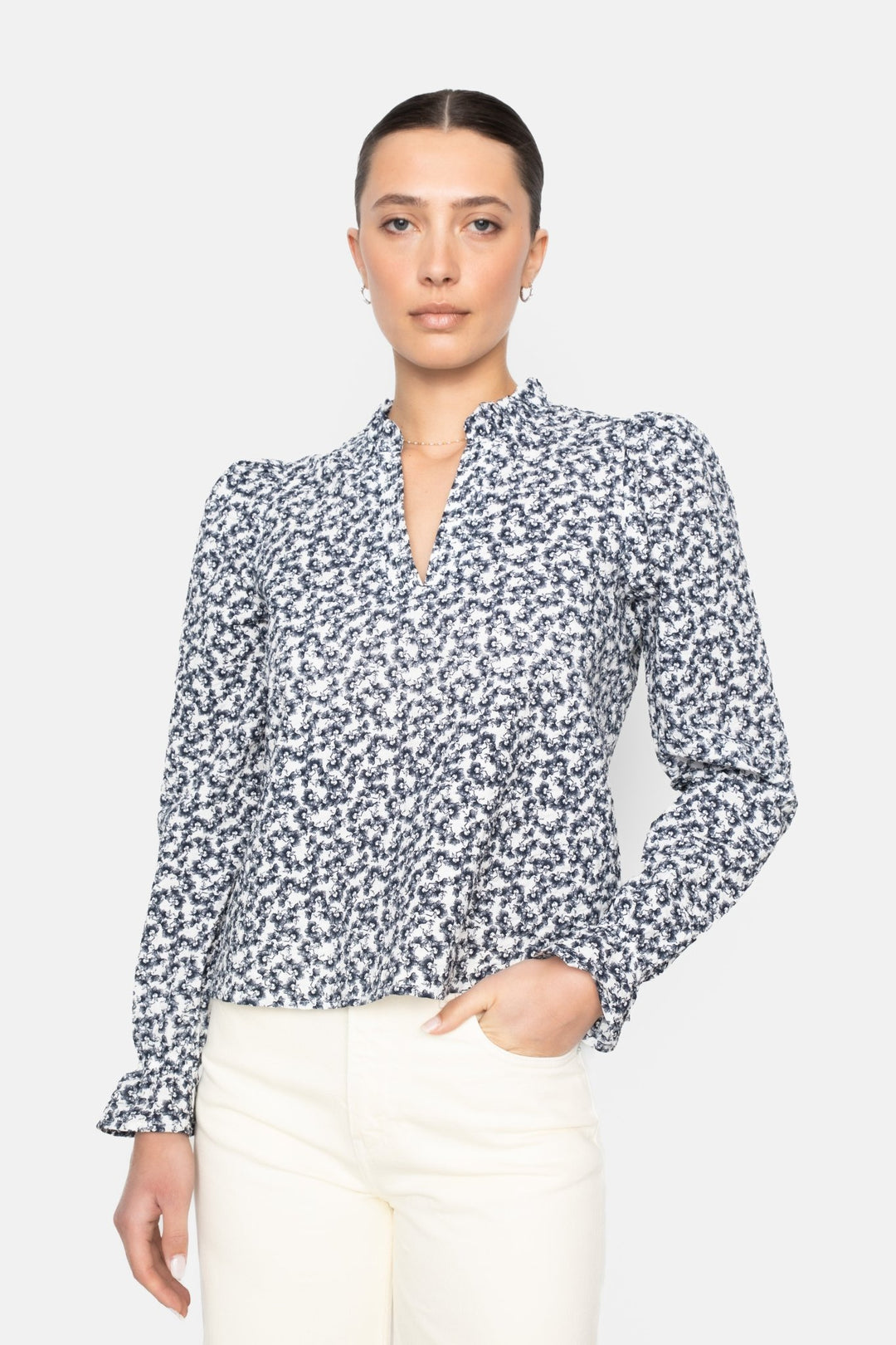 Jenny Blouse Navy Rosehip Print | Skjorter og bluser | Smuk - Dameklær på nett