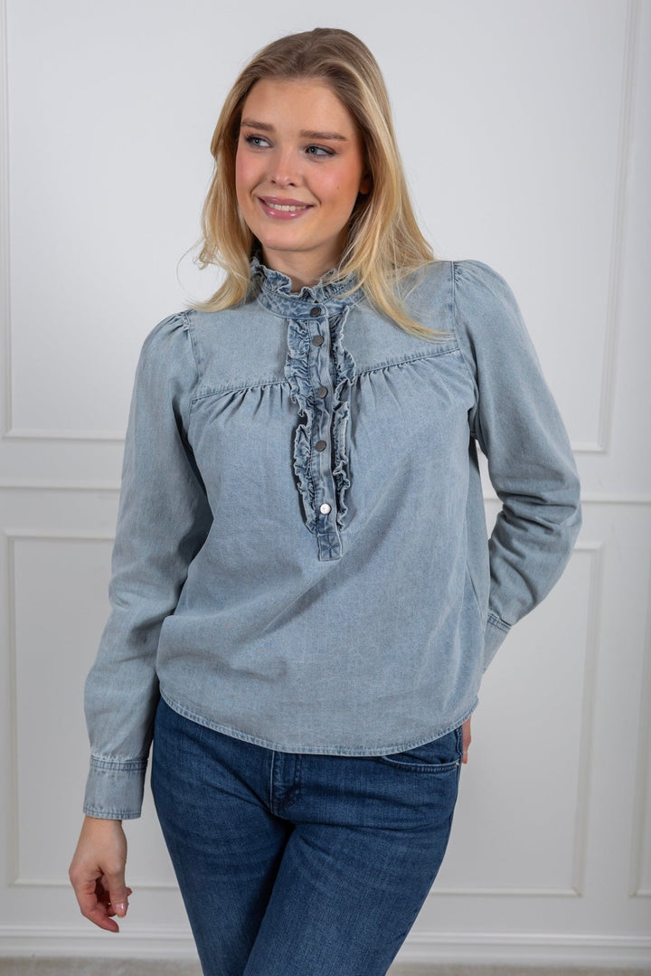 Justine Denim Shirt Light Blue | Skjorter og bluser | Smuk - Dameklær på nett