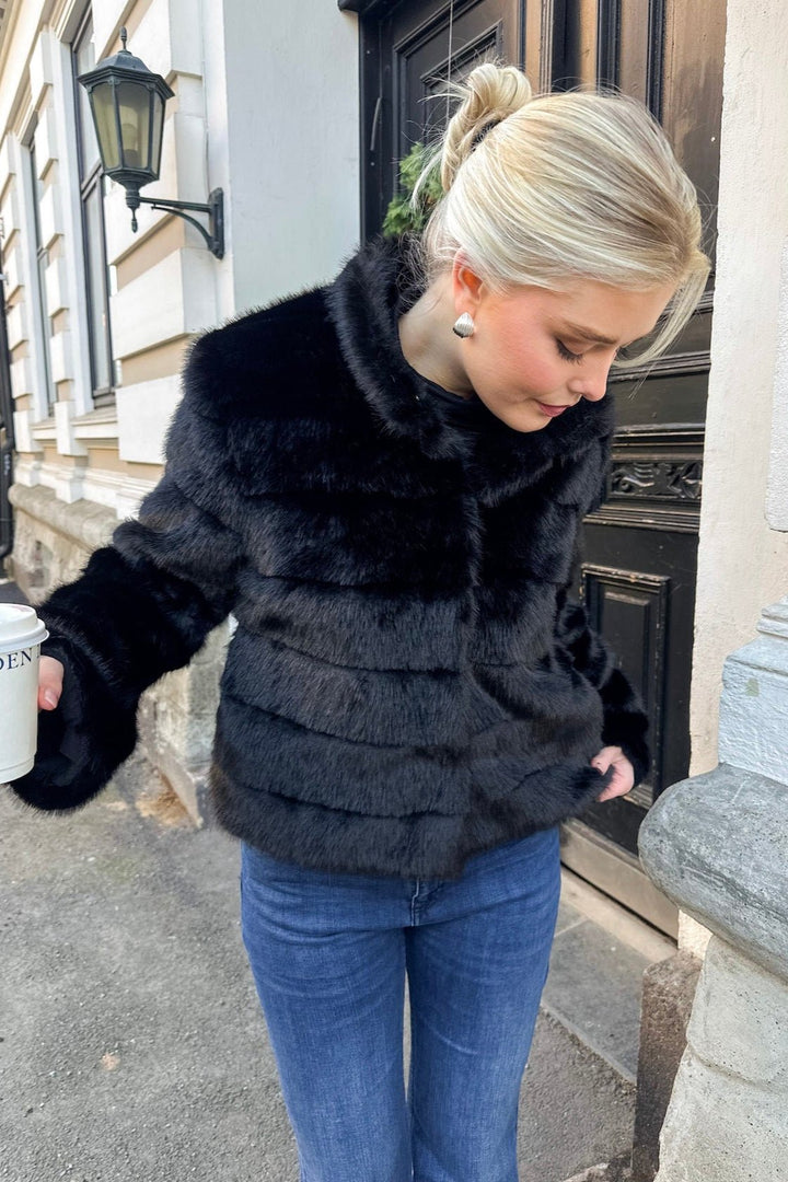 Kahlia Shaved Faux Fur Coat Black | Yttertøy | Smuk - Dameklær på nett