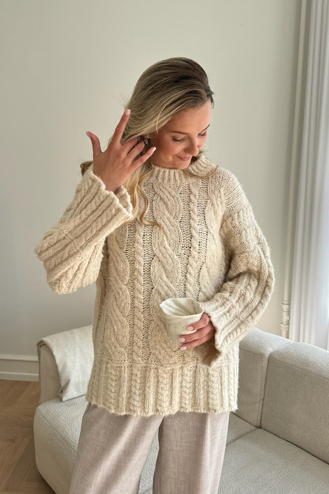 Kikiic Sweater Off White | Genser | Smuk - Dameklær på nett