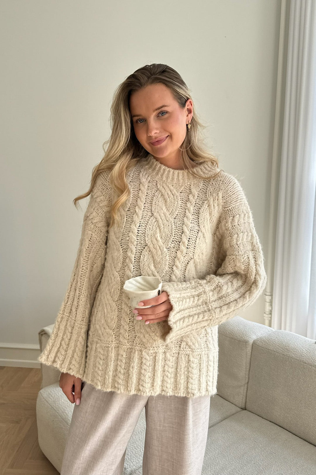 Kikiic Sweater Off White | Genser | Smuk - Dameklær på nett